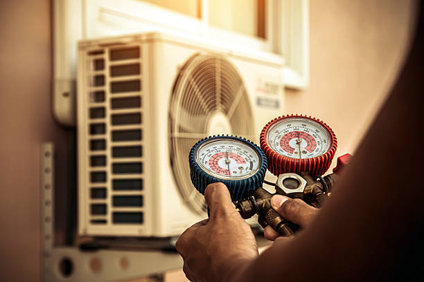 Professional Hvac technician working in Crabtree, OR